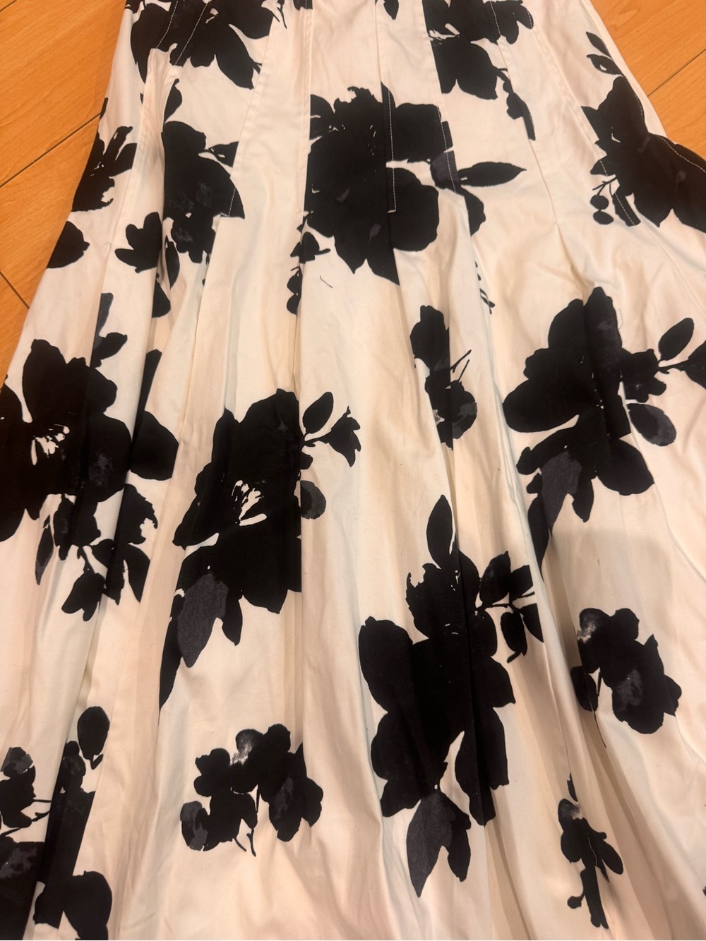 GWYN BY GWYNETH PALTROW Women's Black and White Floral Midi Skirt - Picture 2 of 3
